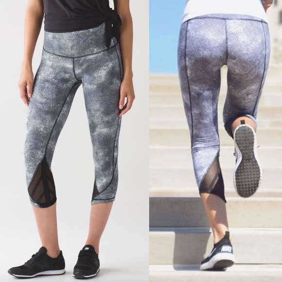 Lululemon Essential Rhythm Crop Legging In Diffusion Black White Size 10 - Picture 2 of 16